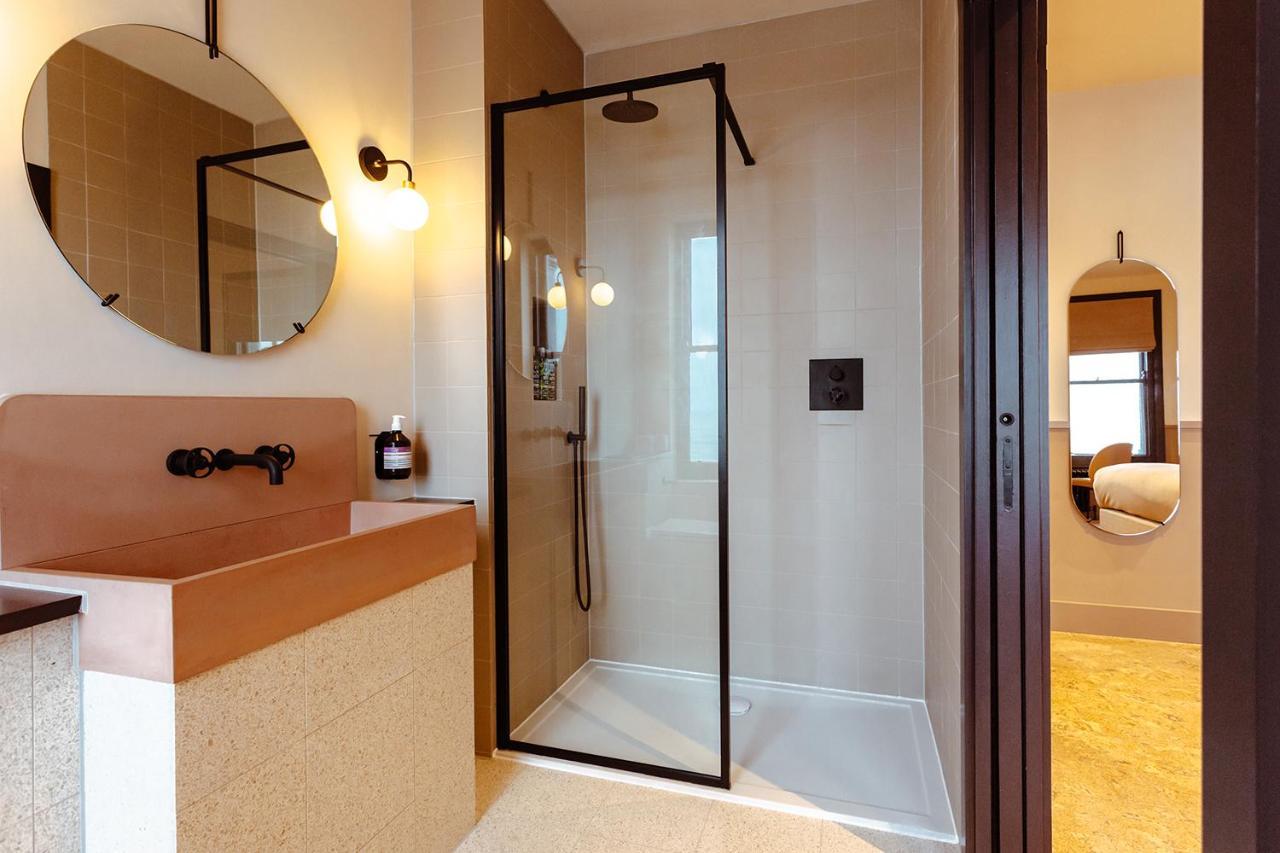 Port Hotel Истборн Екстериор снимка